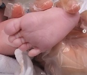 '국민타자' 이승엽, 늦둥이 득남..세 아이 아빠