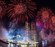 [PRNewswire] 계속되는 방콕 쇼, 강변 따라 25,000개의 환경친화적인 불꽃놀이 전개
