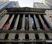 블룸버그 "NYSE, 중국 3대 통신사 상장폐지 재검토"