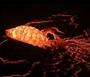 분출하는 하와이 킬라우에아 화산..이것은 용암 분수?