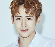 2PM 닉쿤, 中 웨이보 선정 '2020 인기 해외 스타' 1위 '굳건한 인기'
