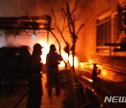 춘천서 앞마당 주차 SUV 차량서 불