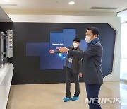 삼성 수원사업장 네트워크사업부 방문한 이재용 부회장