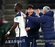 무리뉴 감독 극찬 "손흥민, 특별한 선수이자 사람"