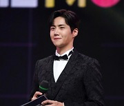 김선호, '2020 MBC 가요대제전' 비하인드 속 빛나는 비주얼
