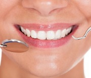 자연 치아를 지키기 위한 올바른 치아 관리법