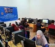 세상을 이어가는 끈, 캄보디아에 컴퓨터 교실 개교