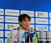 '지도자 복귀' 홍명보, K리그로 온 까닭은? "K리그 감독은 축구인들의 꿈"
