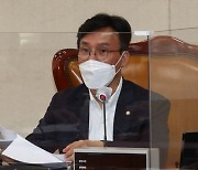 김민석 보건복지위원장, 아동학대 보완책 마련.. '아동학대 근절 패키지 5법 발의'