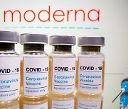 EU, 화이자 이어 모더나 백신도 승인