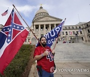 APTOPIX Electoral College Protests Mississippi