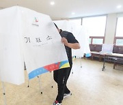 송하진 전북지사가 쏘아 올린 시·군 통합 논의에 정치권 '민감'