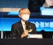 최기영 "코로나 치료제·백신 개발 성공 지원하겠다"