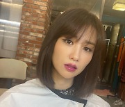 '류수영♥' 박하선, 보라색 입술+진한 스모키 화장 '스타일 파격 변신' [SNS★컷]