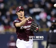 "김하성 MLB TOP 100 타자.. 크로넨워스 앞설 것" 美전망