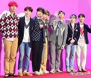 방탄소년단, 가온차트 연간 앨범 1·2위 석권..2020 판매량만 1천만장 [공식입장]