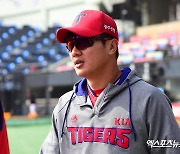 김주찬 두산 코치 "형님 같은 코치 되고 싶다"