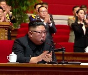 김정은, 핵추진잠수함 개발 공식화..美 사정권 ICBM은 "명중률 높여라"