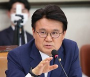황운하 의원 '식사 모임' 방역·김영란법 위반 논란..'수사요청'