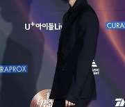 [포토] 황민현 '황제의 옆태'