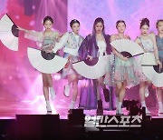 [포토]오마이걸, '아름다운 부채춤'