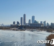 [내일 날씨] 한강 얼린 추위 계속된다.. 서울 아침 영하 12도