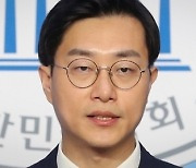 대통령이 백신 서두르라 했는데..장경태 "국민 마루타 삼자는 것"