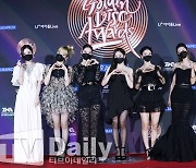 '골든디스크어워즈' 오마이걸, 디지털 음원 본상 수상 "떨리고 설렌다"