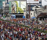 코로나19 우려에도 필리핀 블랙 나자렌 미사에 40만명 참가