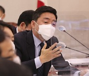 "방역 휴업 시간만큼 최저임금"..강훈식, 소상공인 보상법 제안