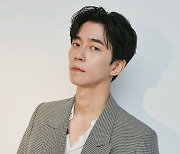 Shin Sung-rok marks almost two decades in the industry with his most memorable role