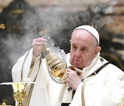 프란치스코 교황 주치의, 코로나 합병증 사망..교황 언제 대면했나
