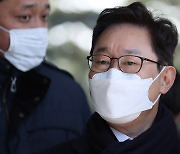 [단독] "박범계가 폭행" 주장 고시생측, 보좌관에 보낸 카톡 추가 공개