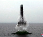 김정은, '핵잠수함' 만들면서 '책임있는 핵 보유국' 강조한 의도는?