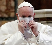 "교황 주치의, 코로나19 합병증으로 사망"