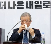 김종인 "국민의당과 통합? 콩가루 된다"