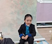 "엄마 닮아 잘생겼네" 김미려, 딸 모아 올백 머리+수트핏 '멋쁨폭발♥' [Oh!마이Baby]
