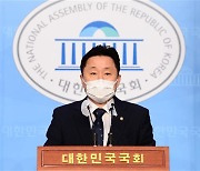 '정인이 사건에 뜨끔'..민주당 "아동학대 전담 공무원 늘리겠다"