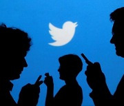 트위터, 트럼프 이어 극우단체 '큐어넌' 관련 계정 7만개 영구정지
