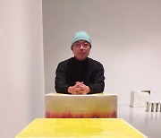 도자로 만든 스툴..의자와 미술 '사이'가 주는 즐거움