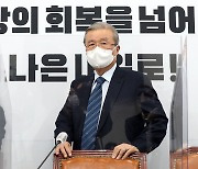 김종인 "지지자들의 대통령 된 지 오래"..文 향해 작심발언