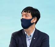 [MD포토] 신영철 감독 '힘겨운 승리였어'