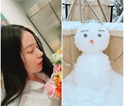 '태양♥' 민효린, 한강뷰 보이는 자택 옥상에서 만든 눈사람 공개 "귀여워" [SNS★컷]