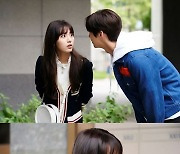 '라이브온' 황민현♥정다빈, 이 분위기는 데이트?..풋풋 로맨스 기류 포착