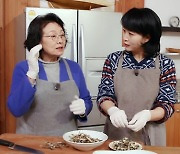 김혜수 '한국인의 밥상' 출격, 최불암에 한 끼 식사 선물