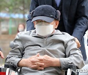 신천지 이만희, 방역방해 무죄..횡령혐의 징역 3년 '집행유예'(상보)