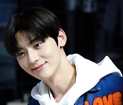 [인터뷰 종합] "옹성우 라이벌?NO 동반성장"..'라이브온' 황민현, 배우로서 첫발