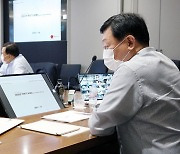 신동빈 롯데 회장, 상반기 사장단 회의 열고 '포스트 코로나' 전략 논의