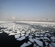 [Photo] Seoul smothered in ultrafine dust as soon as cold wave dissipates