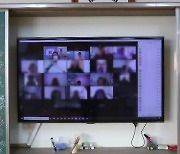 [ET] '온라인'·'비대면' 코로나19가 바꾼 졸업식 풍경